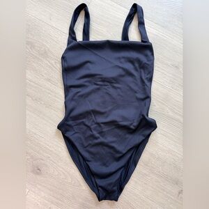 Left of Friday Streamline Suit -
Jet (Black) / L / Tall